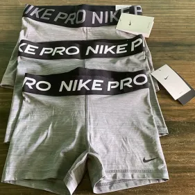 NIKE PRO's photo #5